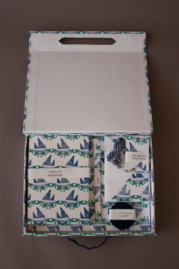 Dhow Stationery Trunk Set